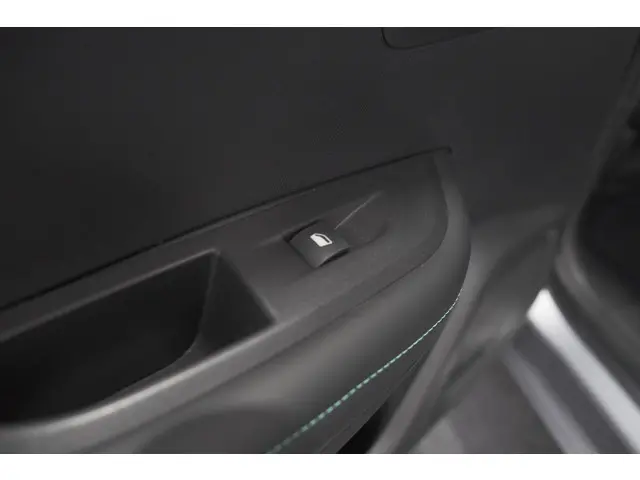 Peugeot e-2008 EV Allure Pack 50 kWh 2022 Elektrisch 29