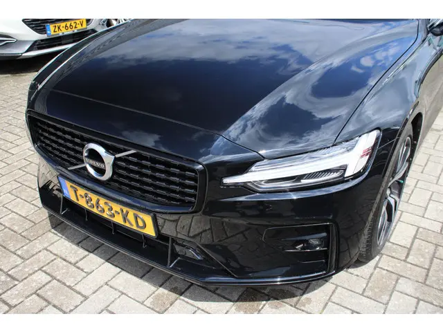 Volvo S60 2.0 B3 R-Design 2021 Benzine 3