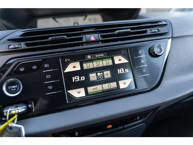 Citroën C4 Picasso 1.2 PureTech Attraction 2016 Benzine 17