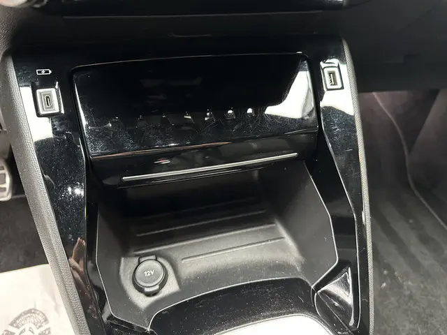 Peugeot 208 1.2 PureTech GT-Line 2020 Benzine 31