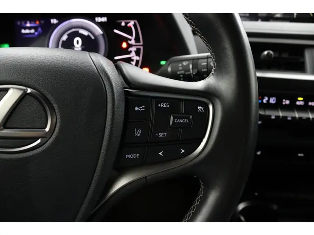 Lexus UX 250h Luxury Line 2022 Hybride Benzine 20