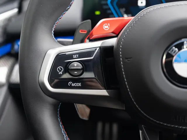 BMW M5 Sedan 2024 Hybride Benzine 33