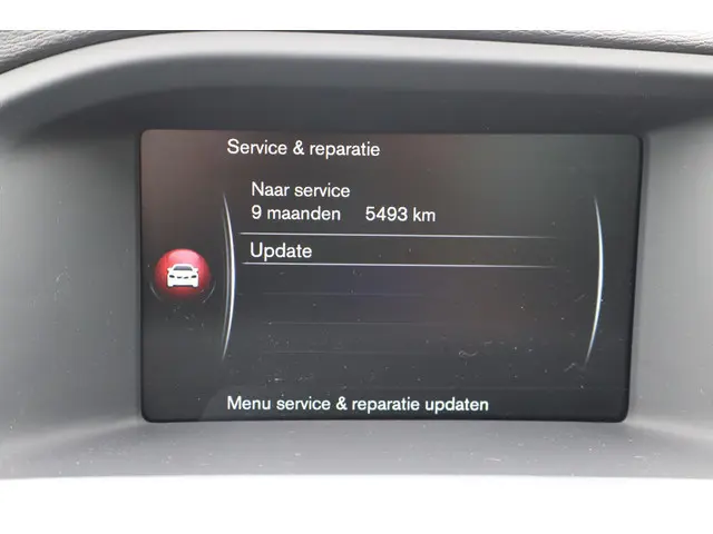 Volvo S60 2.0 D4 R-Design 2015 Diesel 32