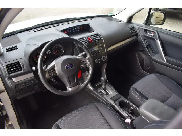 Subaru Forester 2.0 Luxury 2014 Benzine 9