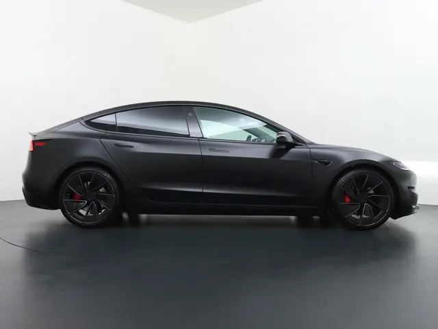 Tesla Model 3 Performance AWD 78 kWh 2025 Elektrisch 8