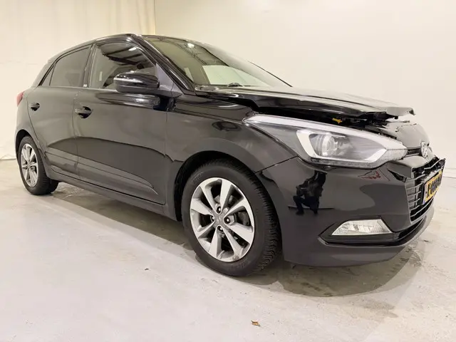 Hyundai i20 I-20 1.2 Premium Passion Navi 2018 Benzine