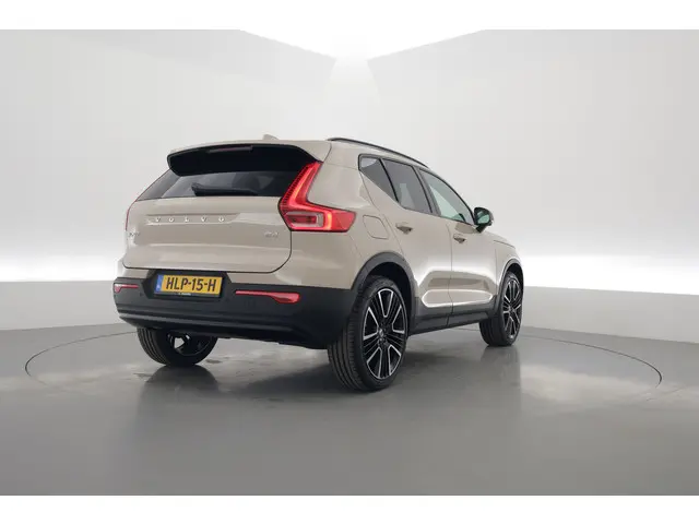 Volvo XC40 2.0 B4 Ultra Dark 2024 Hybride Benzine 2