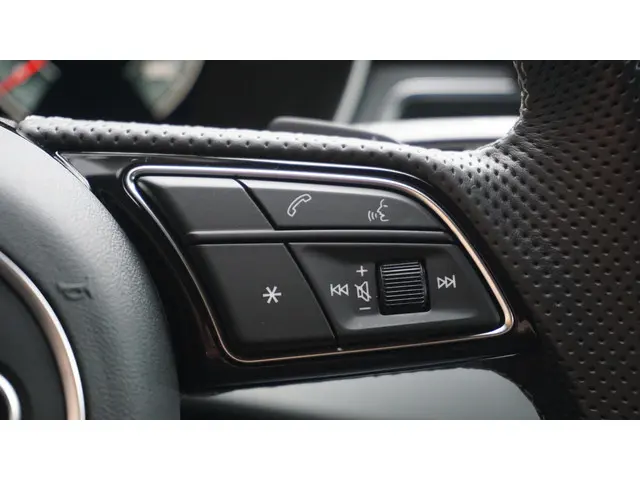 Audi A4 Avant 35 TFSI 150pk 2x S-Line 2022 Benzine 38