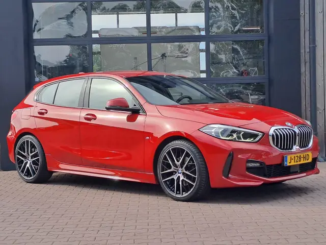BMW 1 Serie 118i High Executive 2019 Benzine 2