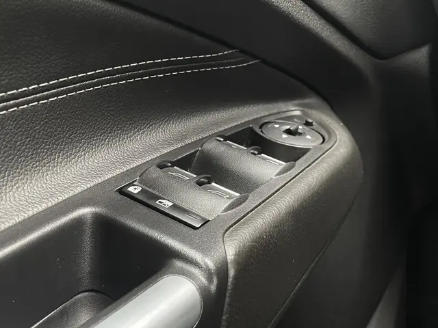 Ford C-MAX 1.5 Titanium 2016 Benzine 24