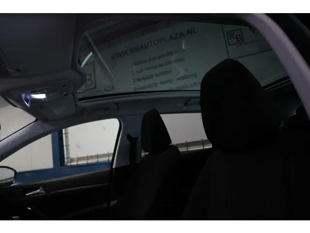 Peugeot 308 SW 1.2 e- PANO + NAV + CAM + TREKHAAK ! ! ! 2014 Benzine 13