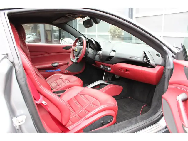 Ferrari 488 3.9 GTB HELE 2018 Benzine 18