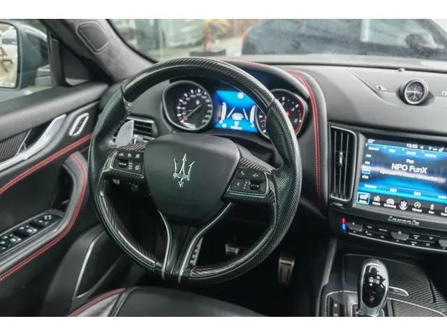 Maserati Levante Gransport 3.0 V6 D 275pk 2019 Diesel 9