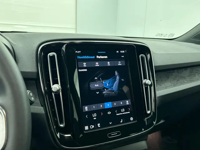 Volvo XC40 Recharge Plus 70 kWh 2022 Elektrisch 13