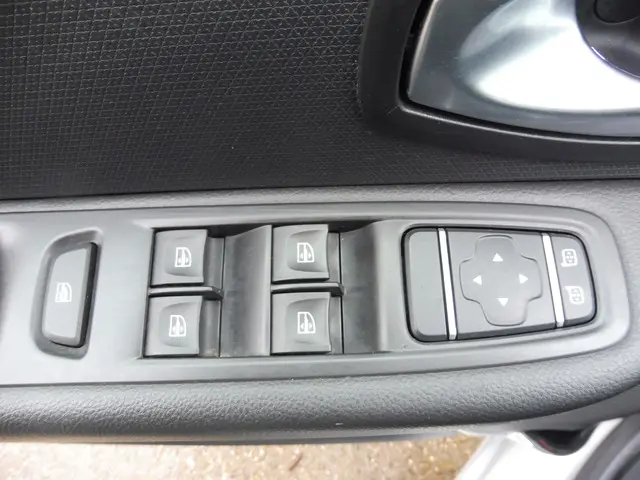 Renault Clio Estate 0.9 TCe Limited 2020 Benzine 21