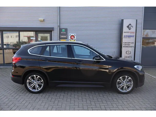 BMW X1 xDrive25e Executive 2021 Hybride Benzine 9