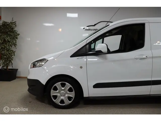 Ford Transit Courier 1.5 TDCI Trend 2017 Diesel 11