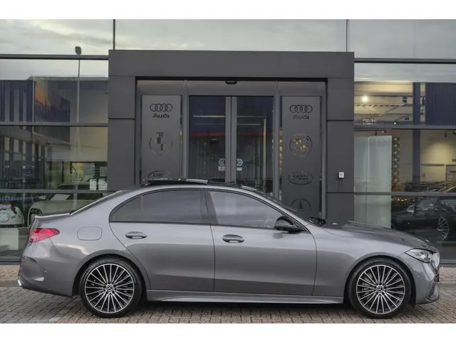 Mercedes-Benz C-Klasse C300 AMG 258pk 2021 Benzine 6