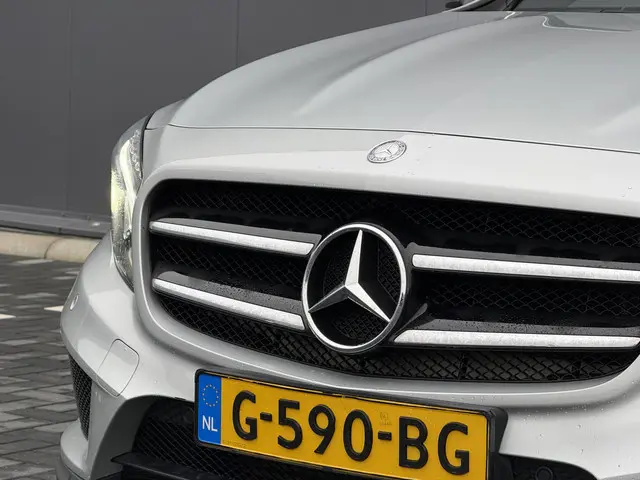 Mercedes-Benz GLA 200 Prestige AMG 2015 Benzine 16