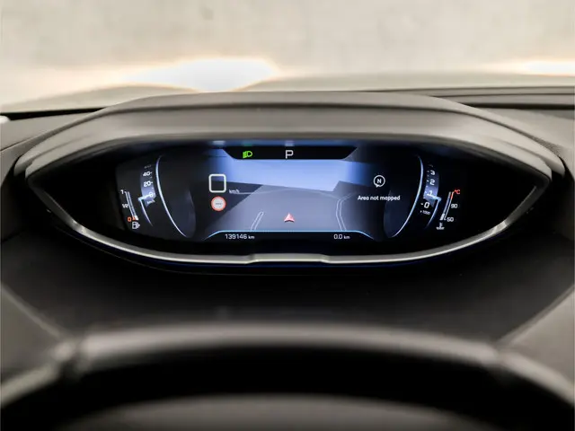 Peugeot 5008 1.2 PureTech Sport 7 Persoons 2017 Benzine 24