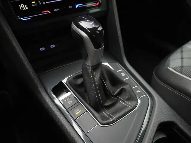 Volkswagen Tiguan 1.5TSI/150PK R-Line DSG 2022 Benzine 36