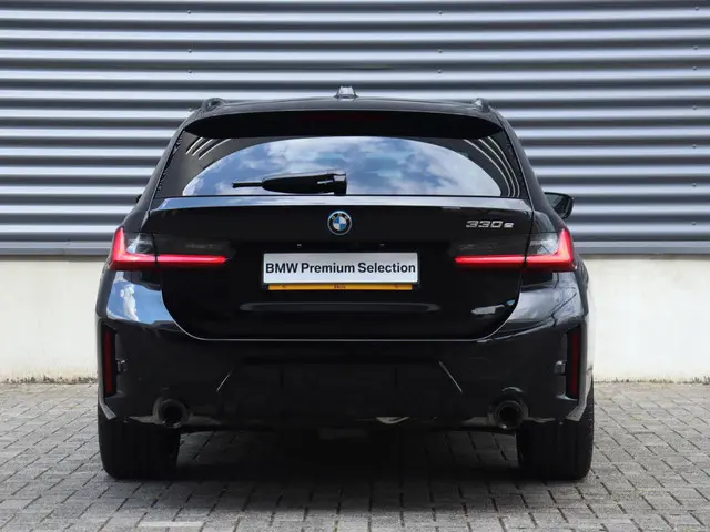 BMW 3 Serie Touring 330e 2025 Hybride Benzine 4