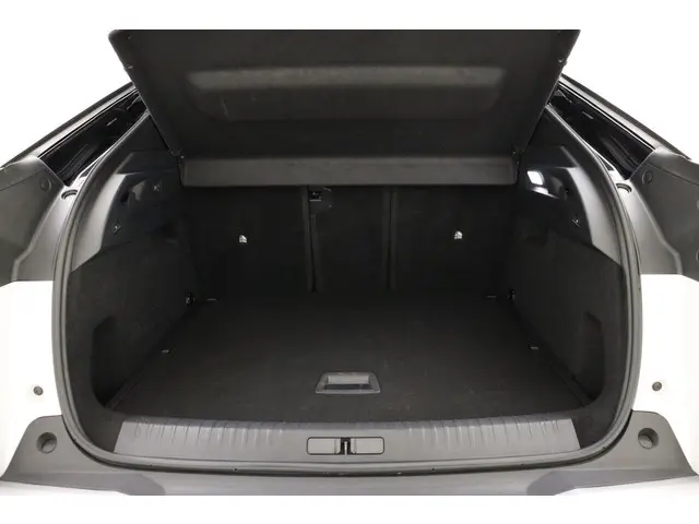 Peugeot 3008 1.2 Hybrid 136 GT 2024 Hybride Benzine 11