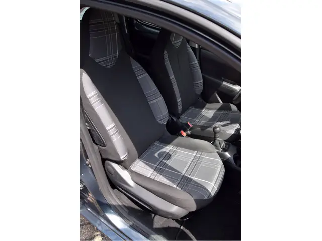 Peugeot 108 1.0 e-VTi Active Pack Premium 2017 Benzine 21