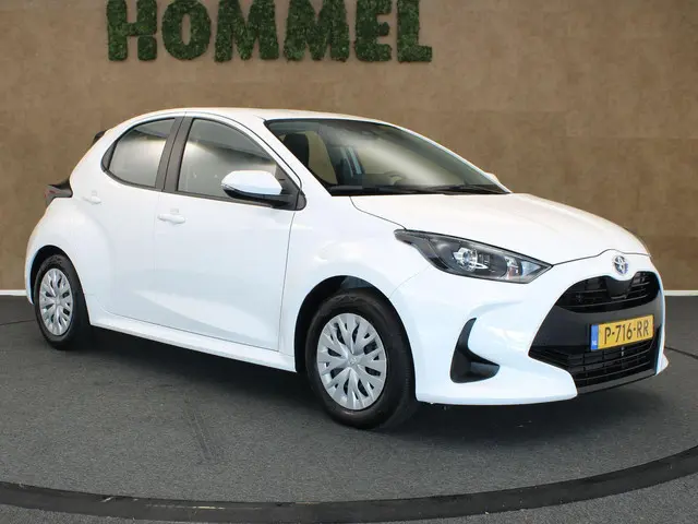 Toyota Yaris 1.5 Hybrid Active 2022 Hybride Benzine 9