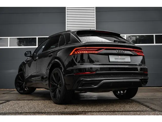 Audi Q8 55 TFSI-E quattro 2023 Hybride Benzine 3