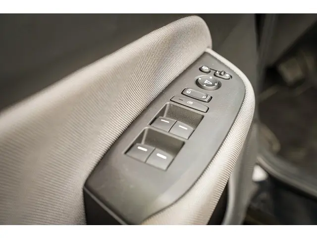 Honda Jazz 1.5i e:HEV CROSSTAR 2023 Hybride Benzine 35