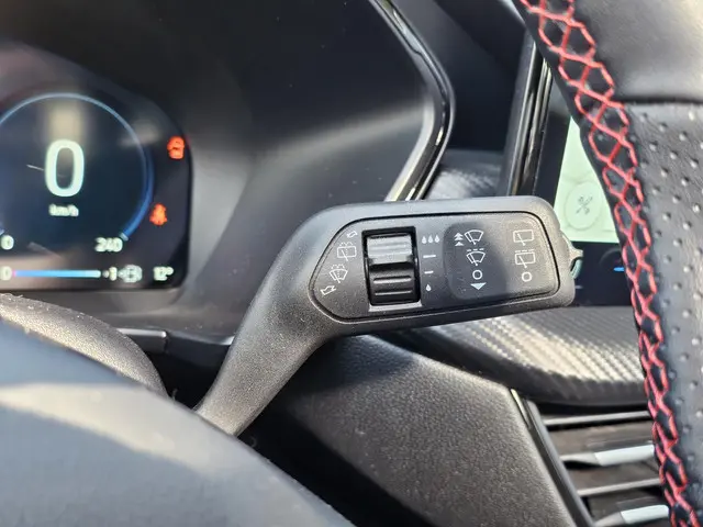 Ford Kuga 2.5 FHEV ST-Line X 2024 Hybride Benzine 17