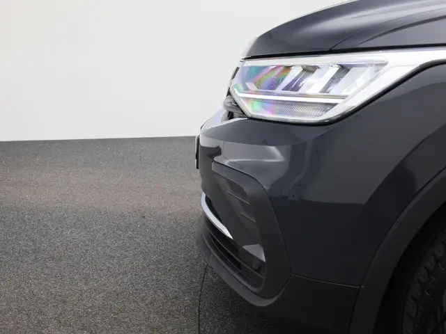 Volkswagen Tiguan 1.5TSI/150PK Life DSG 2022 Benzine 32