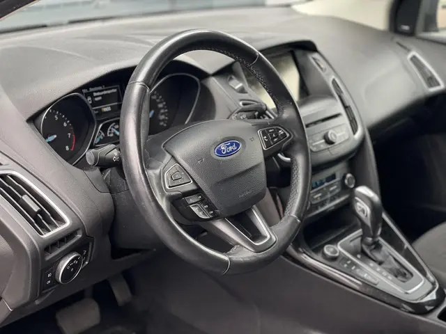 Ford Focus Wagon 1.5 Titanium Edition 2015 Benzine 10