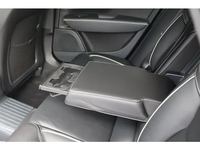 Volvo S90 T8 AWD Ultimate Dark 2024 Hybride Benzine 19