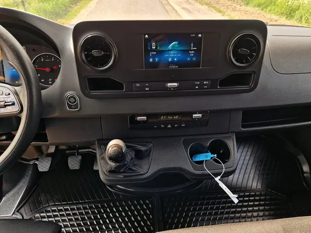 Mercedes-Benz Sprinter 211 1.9 CDI L2 H2 2022 Diesel 14