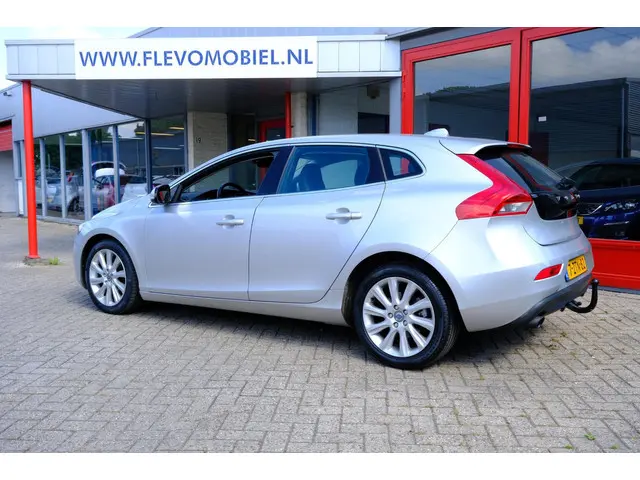 Volvo V40 1.6 T2 Summum Navi|Leder|Clima|LMV 2015 Benzine 30