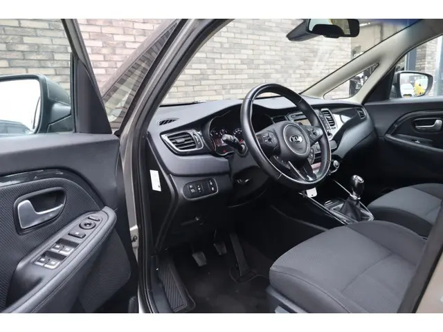 Kia Carens 1.6 GDi ExecutiveLine 2015 Benzine 7