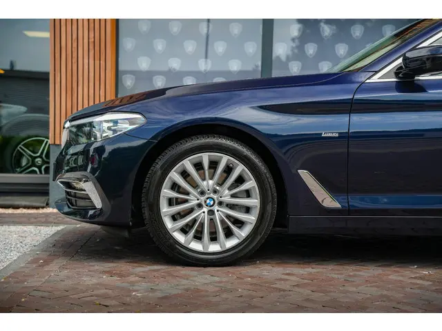 BMW 5 Serie Touring 520i Executive 2017 Benzine 12