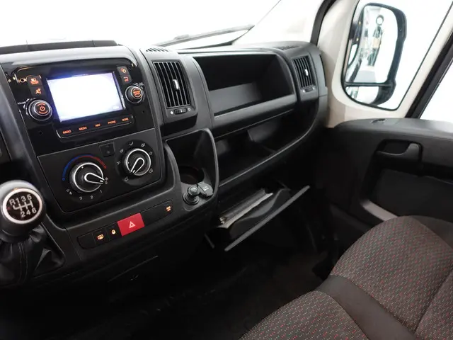 Opel Movano 140pk L2H2 Edition 2022 Diesel 31