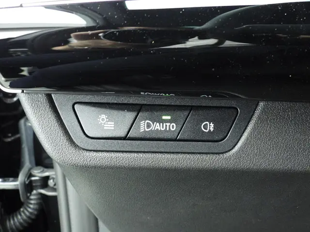 BMW X1 xDrive25e 2025 Hybride Benzine 28