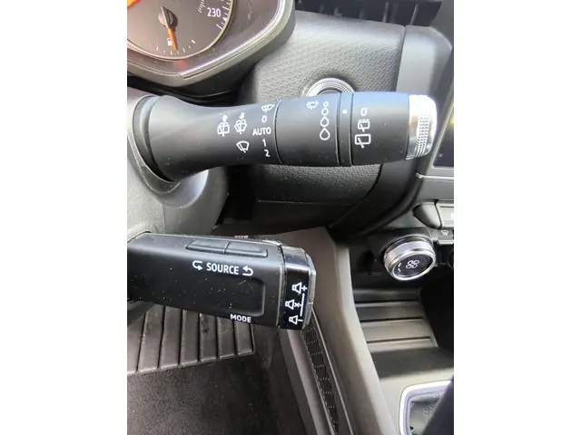 Renault Clio 1.0 TCe Intens 2021 Benzine 30