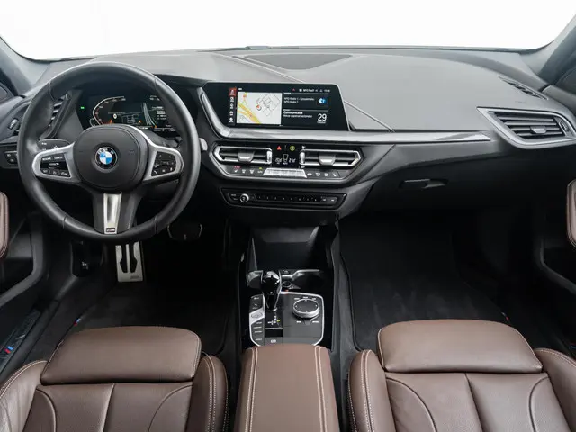 BMW 1 Serie 118i 2022 Benzine 7