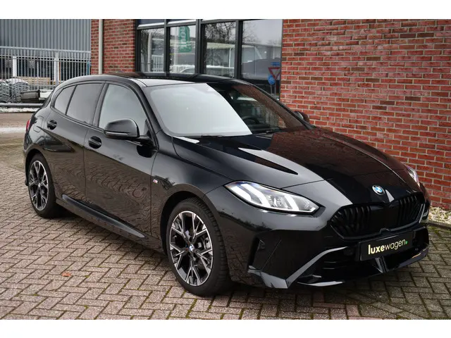 BMW 1 Serie 120 M-Sport 2024 Benzine 61