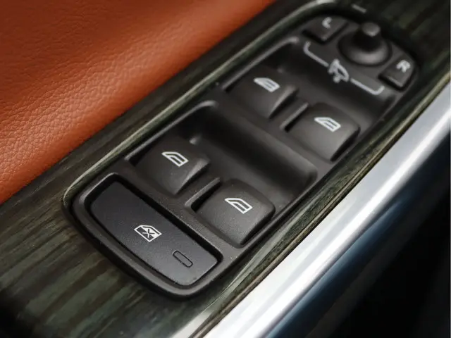 Volvo V60 2.4 D6 AWD Plug-In Hybrid 2015 Hybride Diesel 37