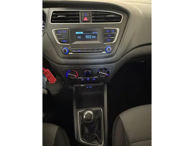 Hyundai i20 1.2 Comfort EASSS Sport Lijn 2018 Benzine 18