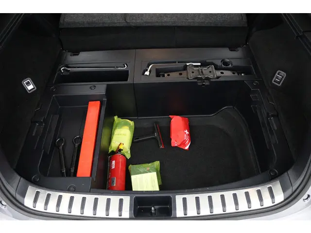 Lexus NX 300h AWD Luxury Line 2018 Hybride Benzine 32