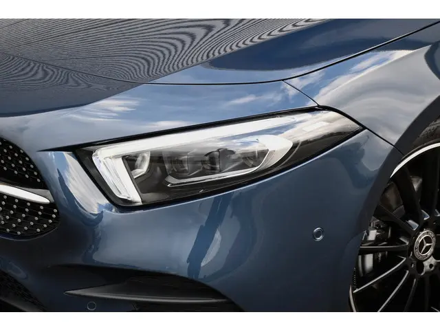 Mercedes-Benz A-Klasse 180 AMG Line 2022 Benzine 8