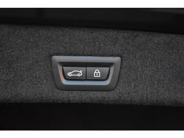 BMW 7 Serie 740Li High Executive 2015 Benzine 33