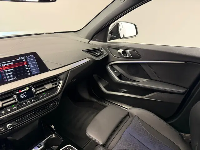 BMW 1 Serie 5-deurs 118i 2024 Benzine 15